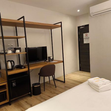 ร็อกซี โฮเต็ล ปาดูงัน Hotel กูชิง ภายนอก รูปภาพ