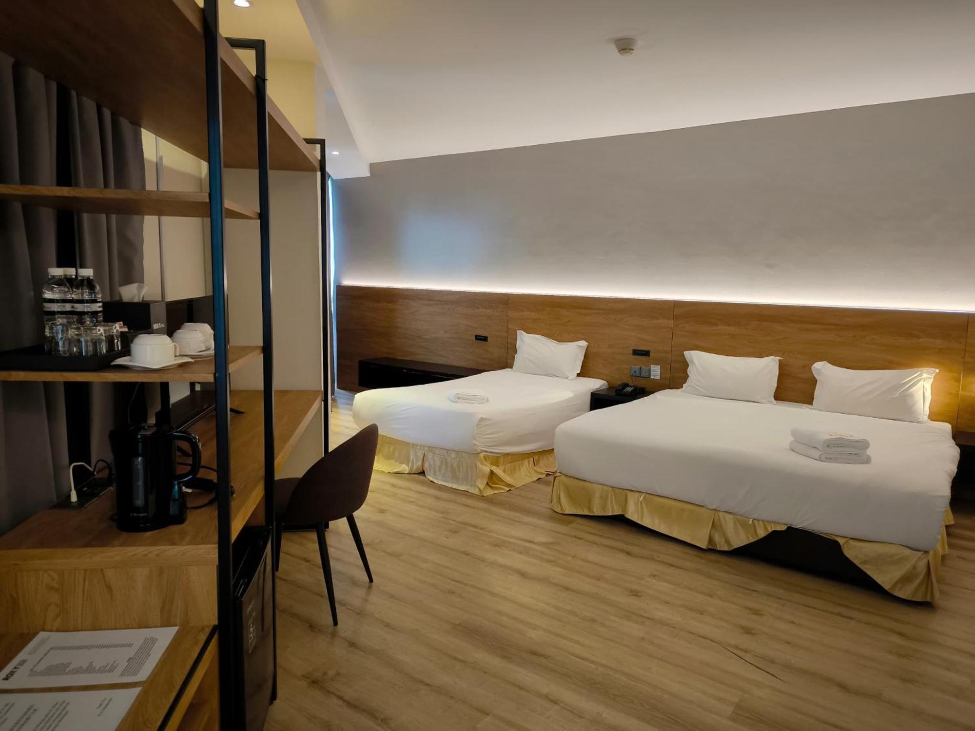 ร็อกซี โฮเต็ล ปาดูงัน Hotel กูชิง ภายนอก รูปภาพ